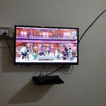 Hotel Uttam Nivas 아흐메다바드 외부 사진